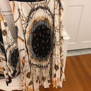NWT Zara chain print skirt